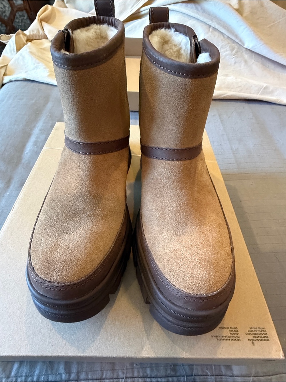 UGG Ashton - Chestnut Suede Shearling-Lined Pull-On Winter Boots
